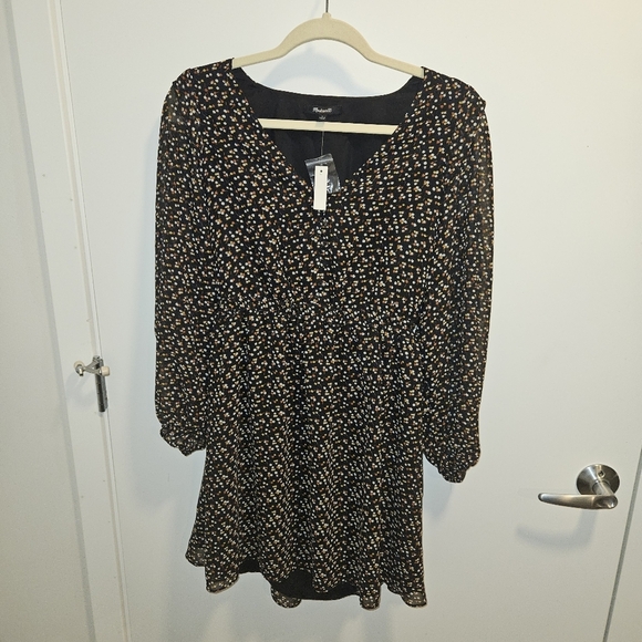 Madewell Dresses & Skirts - Madewell V-Neck Long Sleeve Smocked Minidress